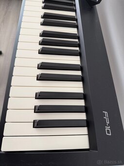 Stage piano Roland FP-10-BK na stojane - 3