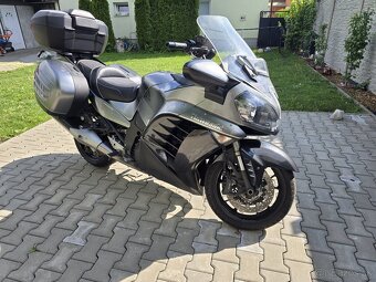 Kawasaki GTR 1400 - 3