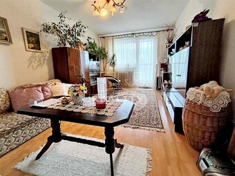 Na predaj 4 izbový byt s balkónom po čiastočnej... - 3