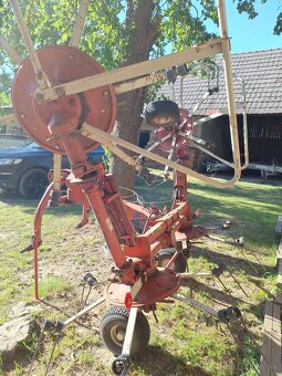 Predám rozstriasač Kuhn 5m záber - 3