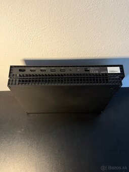 Predám Hernú konzolu Xbox One X 1TB Blach Minimálne známky - 3