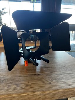 Andoer Camera Cage Kit C500 - 3