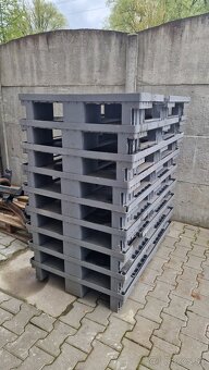 Predam plastove palety po 6€ kus. Mam priblizne 30ks. Rozmer - 3