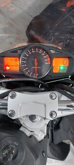 Predám Suzuki GSR 600 - 3