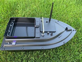 GPS zavazacia zakrmovacia loďka - 3