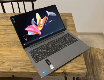 15.6"/Lenovo/4GB RAM DDR5/NvMe SSD 128GB/Intel HD 2GB/ - 3