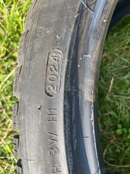 ZIMNE 215/40 r18 zimne Hankook iCept EVO3, 7-8mm - 3