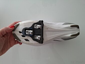 Cyklo tretry zn. SPECIALIZED SPIRITA, veľ. 42 - 3