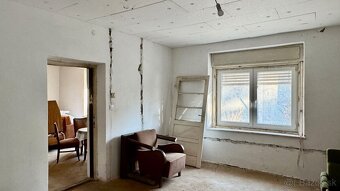 MAĎARSKO - HEJCE PEKNÝ 2 IZBOVÝ RODINNÝ DOM NA VEĽKOM POZEMK - 3
