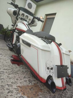 HARLEY DAVIDSON FLHX CUSTOM SPECIAL - 3