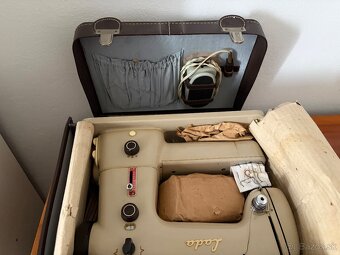 Šijací stroj LADA - 3