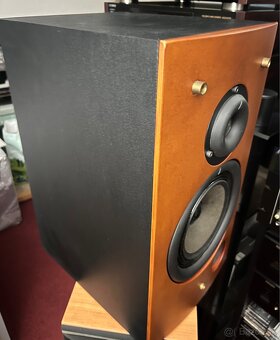 TRIANGLE COMÈTE TZE  - regálové reproboxy - 3