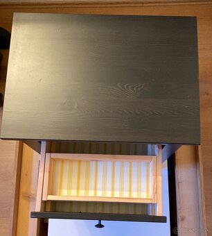PREDÁM NOČNÝ STOLÍK HEMNES Z IKEA - 3