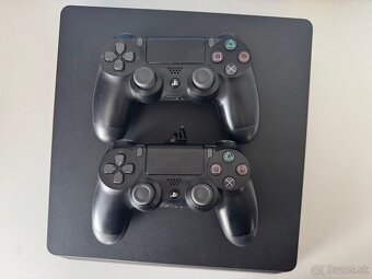 Playstation 4 slim - 3