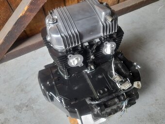 Perfektní motor Honda CM 400T, CB400N - 3