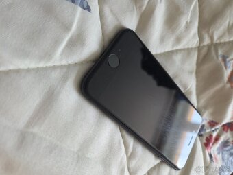 Iphone 7 čierny 32 gb používaný plne funkčný je v horšom sta - 3