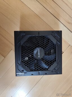 Predám zdroj GIGABYTE UD750 GM - 3