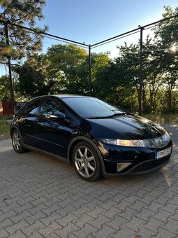 Honda Civic 8G 2.2 CDTI 103KW - ufo - 3