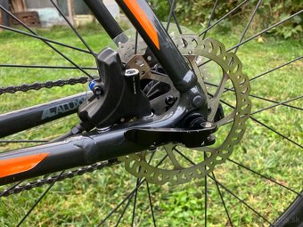 Cestný bicykel Giant Contend SL2 - 3
