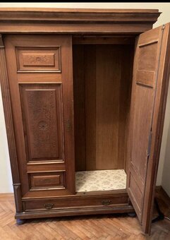 Starožitná skriňa z masivu - 3