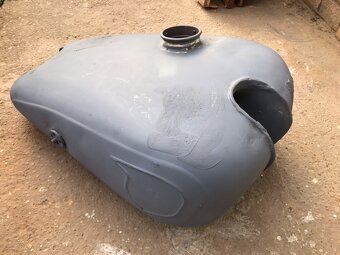 NSU 351, 501 OSL (601?)  benzínová nádrž - 3