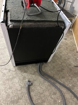 Umývačka riadu 60 cm málo použivana nova 460EUR - 3