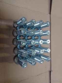 Skrutky M14x1.5 do ALU diskov - 3