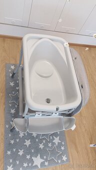 Prebaľovaci stolík s vaničkou Chicco - 3