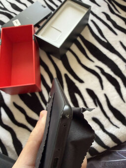 OnePlus 10 Pro – 128GB | 8GB RAM | Volcanic Black - 3