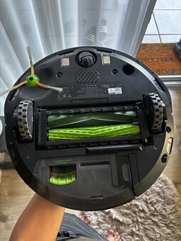 Roboticky vysavac iRobot Roomba i7 - 3