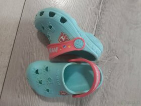 Dievčenské crocsy a sandálky/prezúvky veľkosť 22 - 3