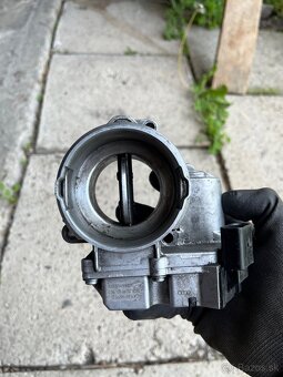 Škrtiaca klapka audi a4 b7 - 3
