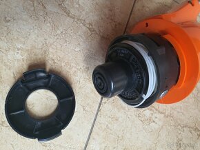 Strunová kosačka Black & Decker 9" Cut z Ameriky na 120V - 3
