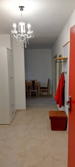 Prenájom v 2 izbovom byte v centre Nitry s parkovaním. - 3