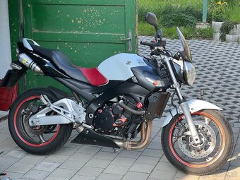 Suzuki GSR 600 - 3