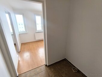 1 izbový byt na PREDAJ - KOMÁRNO - 3