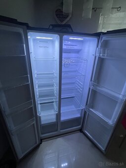 Americká chladnicka s mraznička Hisense - 3