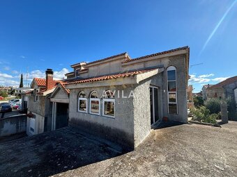 Na predaj apartmán-rodinný dom s terasou a garážou – Zadar,  - 3