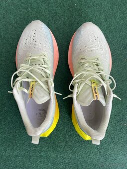 Tenisky Asics Novablast 4 Paris vel. 43,5 - 3
