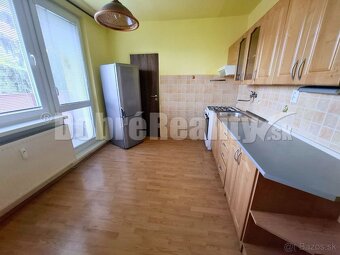 iba u nás na predaj 2 izb byt blízko centra mesta s 2 balkon - 3