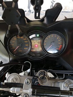 Suzuki dl v strom 650 - 3