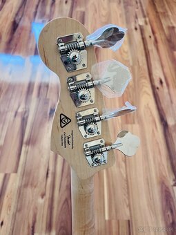 Jazz Bass. Fender - 3