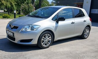 Toyota Auris 1.4 I D-4D 90 Terra Cool 5Dverová - 3