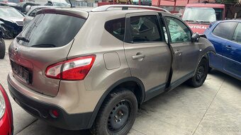 Nissan Qashqai 1,6i 86kw kód motora: HR16 - 3