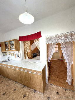 Reality KOMPLEX s.r.o.,Vám ponúka na predaj priestranný dom - 3