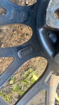 Vymenim 5x100 r17 za 5x120 r16/17 - 3