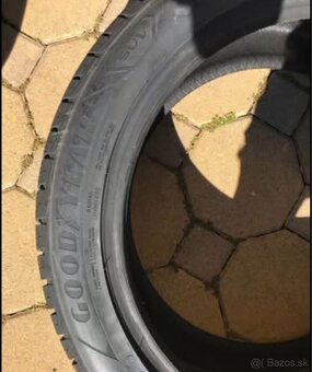 275/45r21 Nove 2 pneu Goodyear - 3