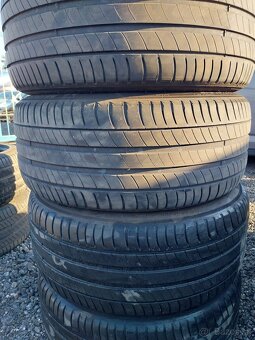 245/45R18 - 3