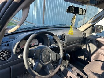 Jeep cherokee kj 2.8 crd - 3