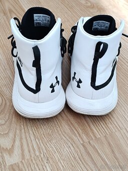 Under armour, športové 47.5 eur - 3